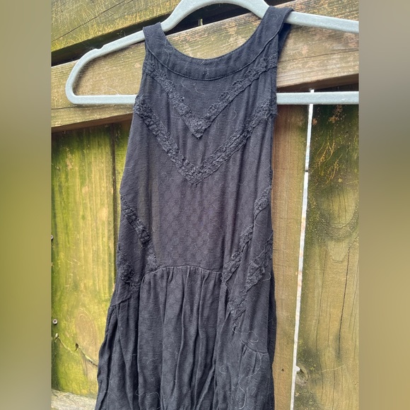 Pacsun Flowy Black Tank with Lace Details - Picture 2 of 2